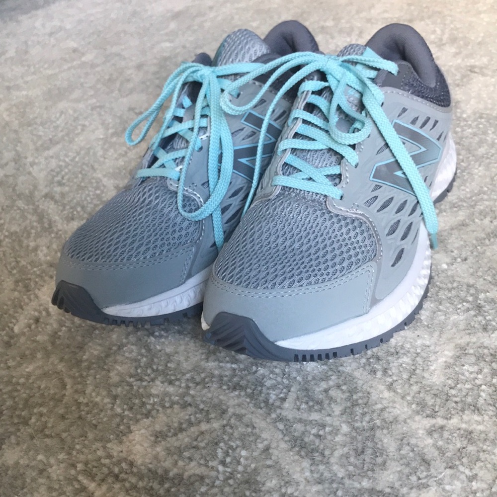 New balance 7.5 (fits like a 7) slip resistant